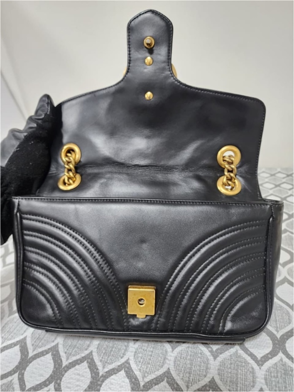 Authentic GUCCI Calfskin Matelasse Medium GG Marmont Shoulder Bag Black - Picture 13 of 16